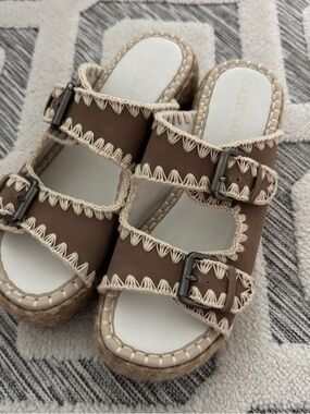 Platform double buckle sandals